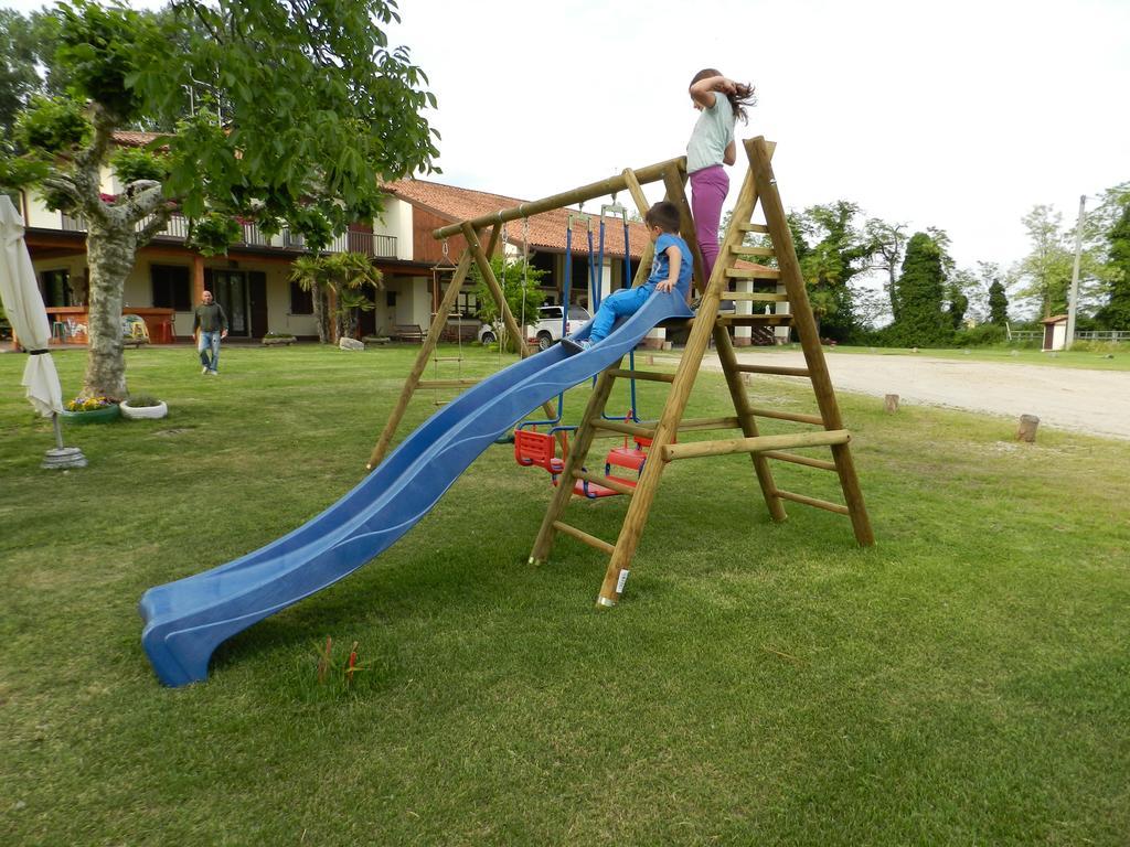 Agriturismo Zio Michele Hotell Isola Della Scala Exteriör bild
