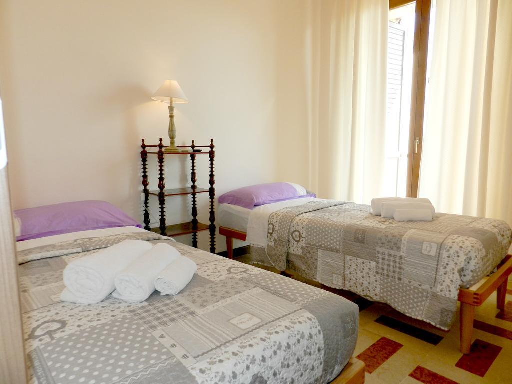 Agriturismo Zio Michele Hotell Isola Della Scala Exteriör bild